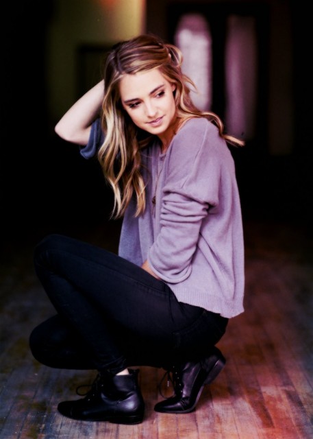 Katelyn Tarver Fotoğrafı