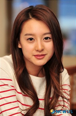 Kim Ji-won Fotoğrafları 4