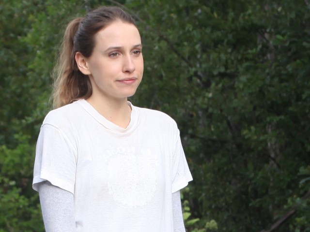 Sarah Sutherland Fotoğrafı