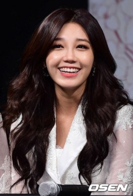 Jung Eun-ji Fotoğrafı