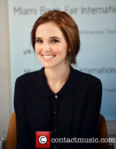 Zoey Deutch Fotoğrafı