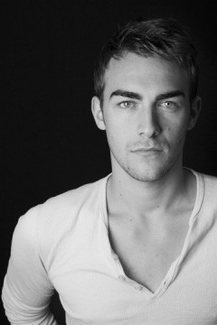 Tom Austen Fotoğrafı