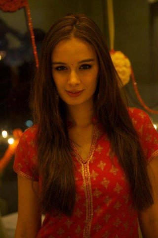 Evelyn Sharma Fotoğrafları 300