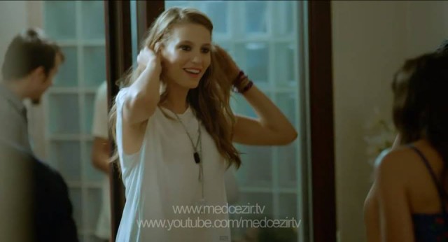 Serenay Sarıkaya Fotoğrafı