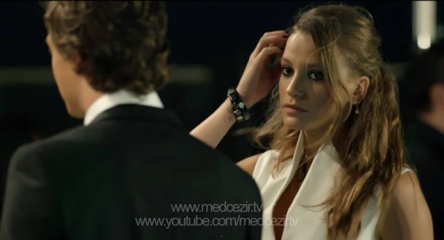 Serenay Sarıkaya Fotoğrafı