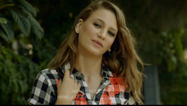 Serenay Sarıkaya Fotoğrafları 842