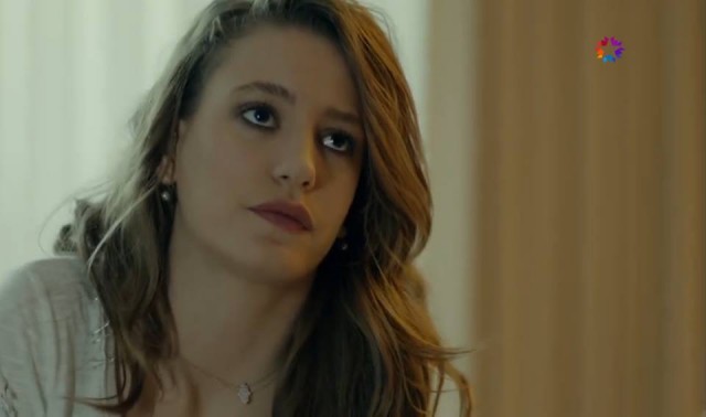Serenay Sarıkaya Fotoğrafı