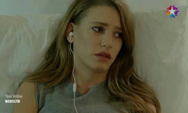 Serenay Sarıkaya Fotoğrafları 910