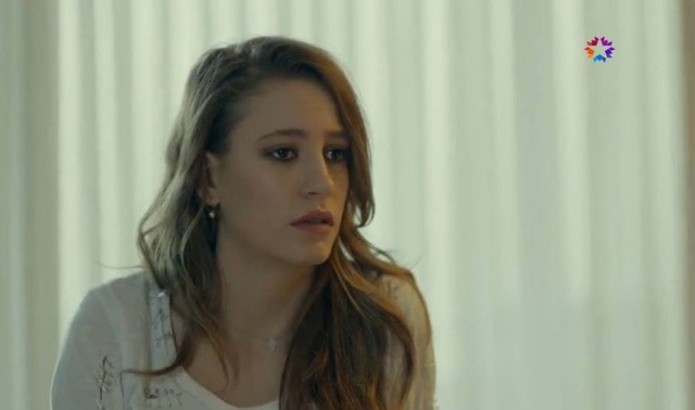 Serenay Sarıkaya Fotoğrafları 921