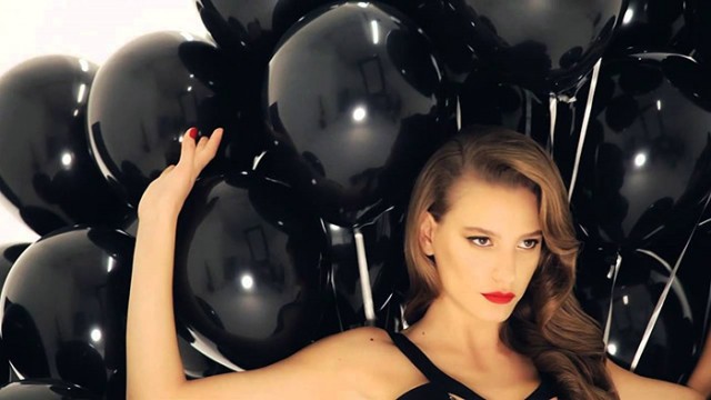 Serenay Sarıkaya Fotoğrafı
