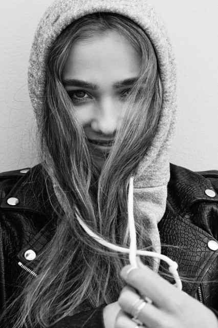 Haley Lu Richardson Fotoğrafı