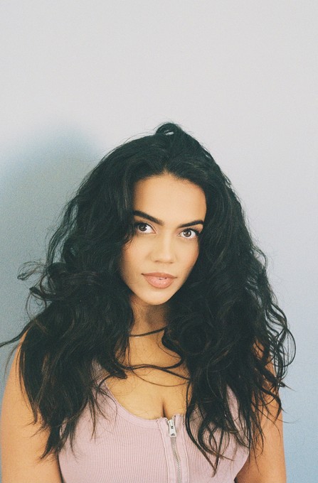 Leslie Lluvet Fotoğrafı