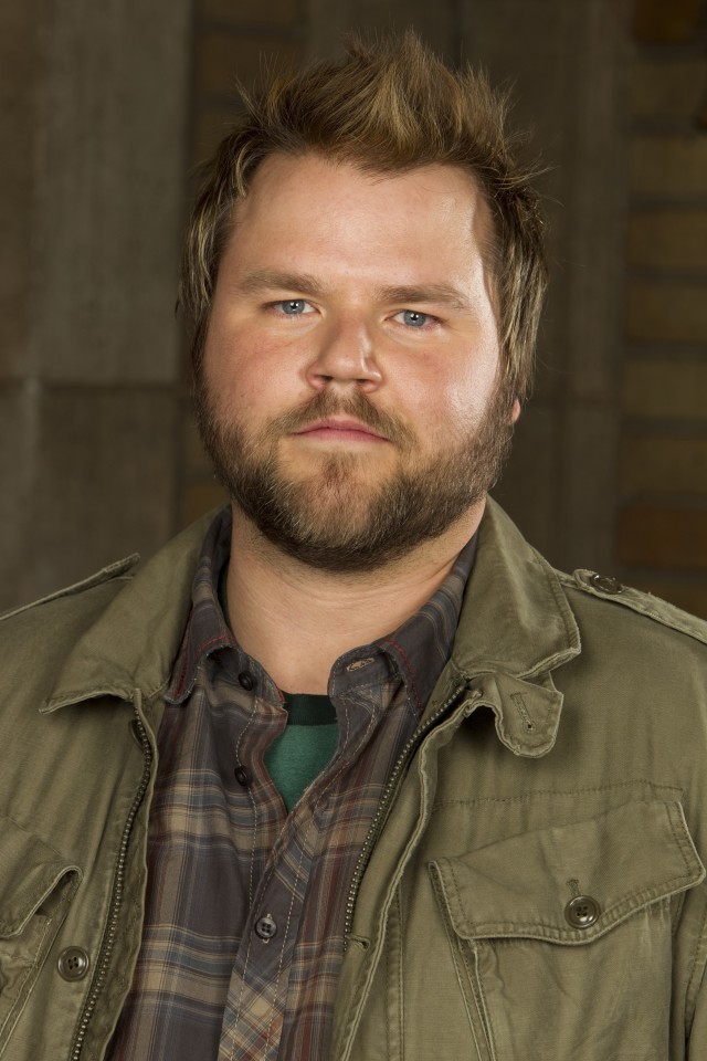 Tyler Labine Fotoğrafları 9