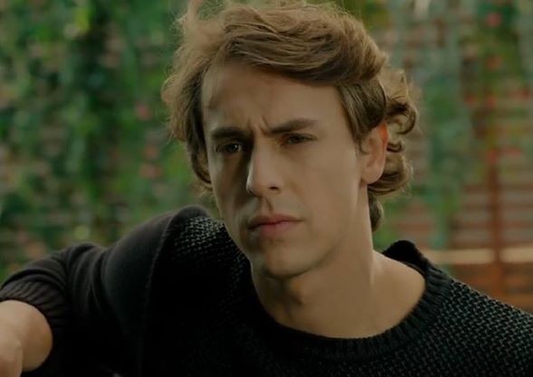 Metin Akdülger Fotoğrafı