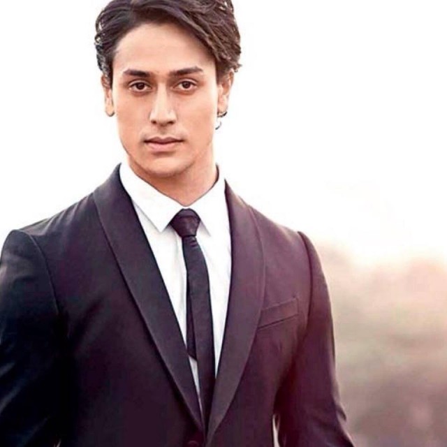 Tiger Shroff Fotoğrafları 25