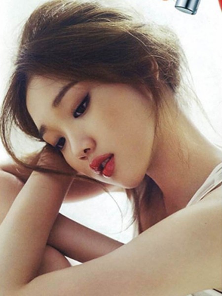 Lee Sung-Kyung Fotoğrafı