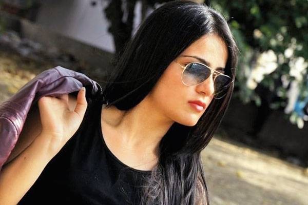 Radhika Madan Fotoğrafları 1