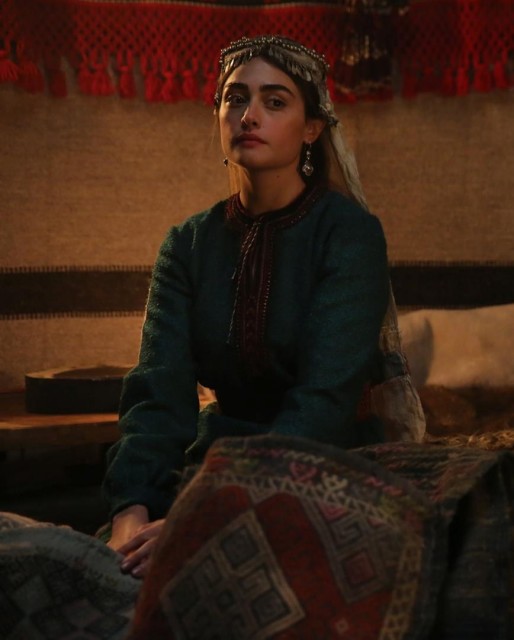 Esra Bilgiç Fotoğrafları 5