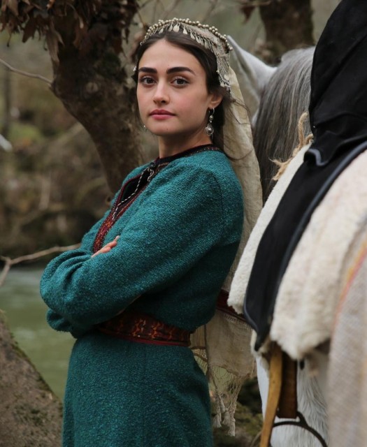 Esra Bilgiç Fotoğrafları 8