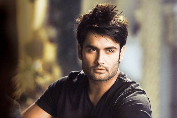 Vivian Dsena Fotoğrafı