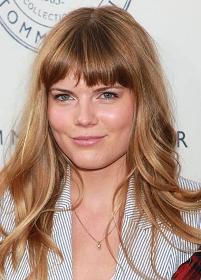 Emma Greenwell Fotoğrafı