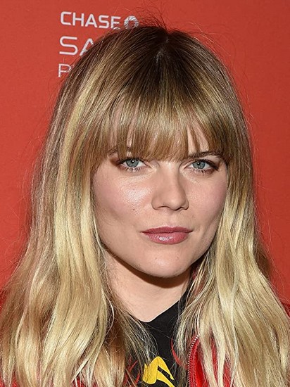 Emma Greenwell Fotoğrafı