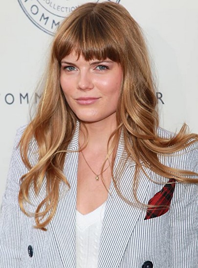 Emma Greenwell Fotoğrafı