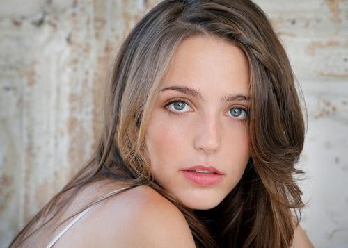 Jessica Rothe Fotoğrafı