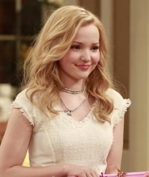 Dove Cameron Fotoğrafı