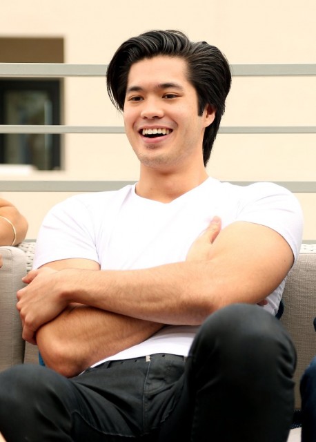 Ross Butler Fotoğrafları 3