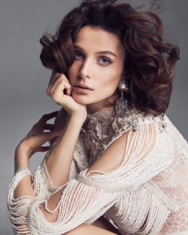 Büşra Develi Fotoğrafı