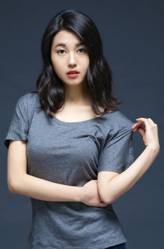 Lee Yoo (i) Fotoğrafı