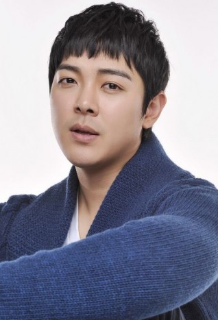 Jeong Jae-hoon (i) Fotoğrafı