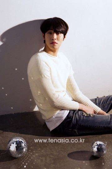 Ahn Hyo-seop Fotoğrafları 16