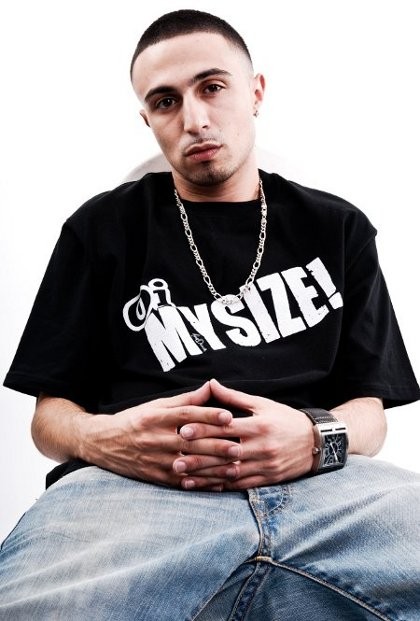 Adam Deacon Fotoğrafları 1