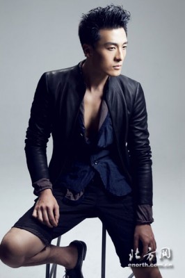 Sun Yizhou Fotoğrafı