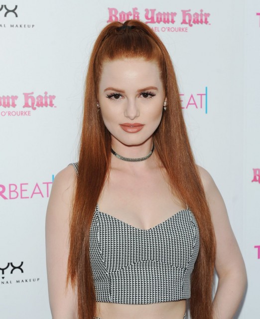 Madelaine  Petsch Fotoğrafları 17