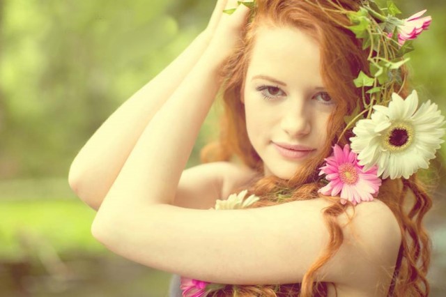 Madelaine  Petsch Fotoğrafı