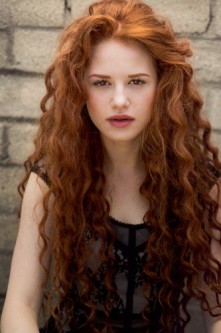 Madelaine  Petsch Fotoğrafı