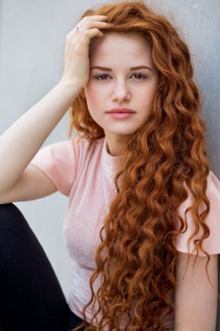 Madelaine  Petsch Fotoğrafı