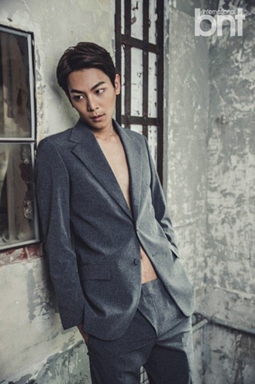 Lee Cheol-woo (i) Fotoğrafı