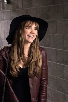 Jacqueline Byers Fotoğrafı