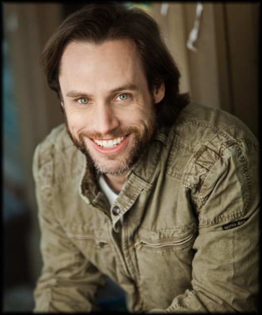 Daniel Thomas  May Fotoğrafı
