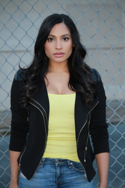Cynthia  Rodriguez Fotoğrafı