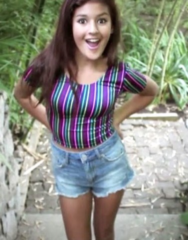 Jasmine Sky  Sarin Fotoğrafı