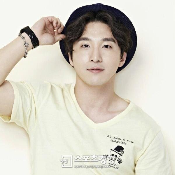 Dong Hyun-bae Fotoğrafı