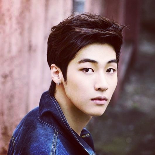 Lee Seung-hyub Fotoğrafı