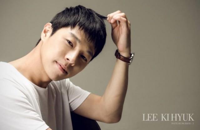 Lee Ki-hyuk Fotoğrafları 8