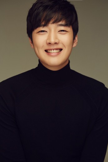 Kang Young-seok fotoğrafı