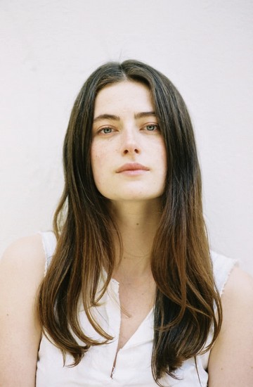 Millie Brady Fotoğrafı